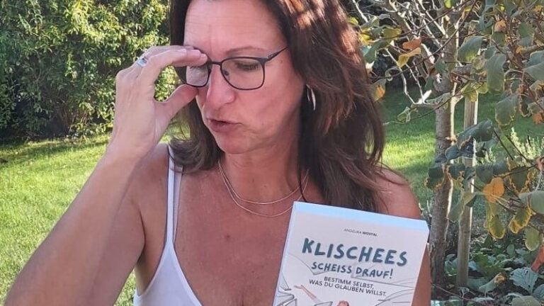 Das neue Buch von Angelika Wostal: Klischees – Scheiß drauf!